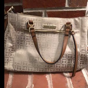 Tommy Hilfiger purse 9 x 13